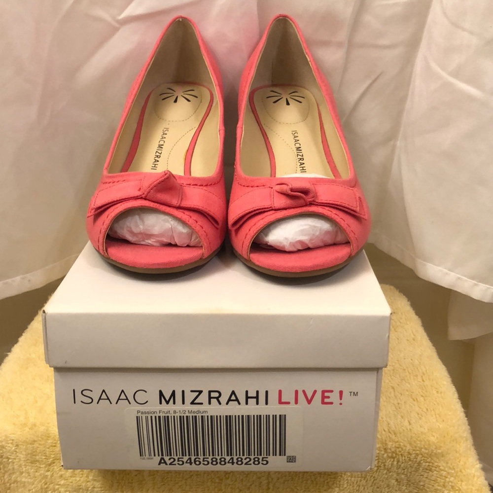 NWOT Beautiful Women’s Heels Size 8.5